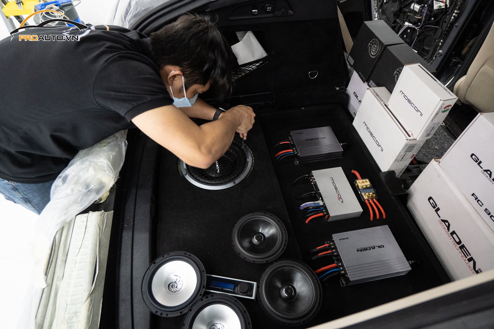 Nâng cấp âm thanh xe Toyota Sienna