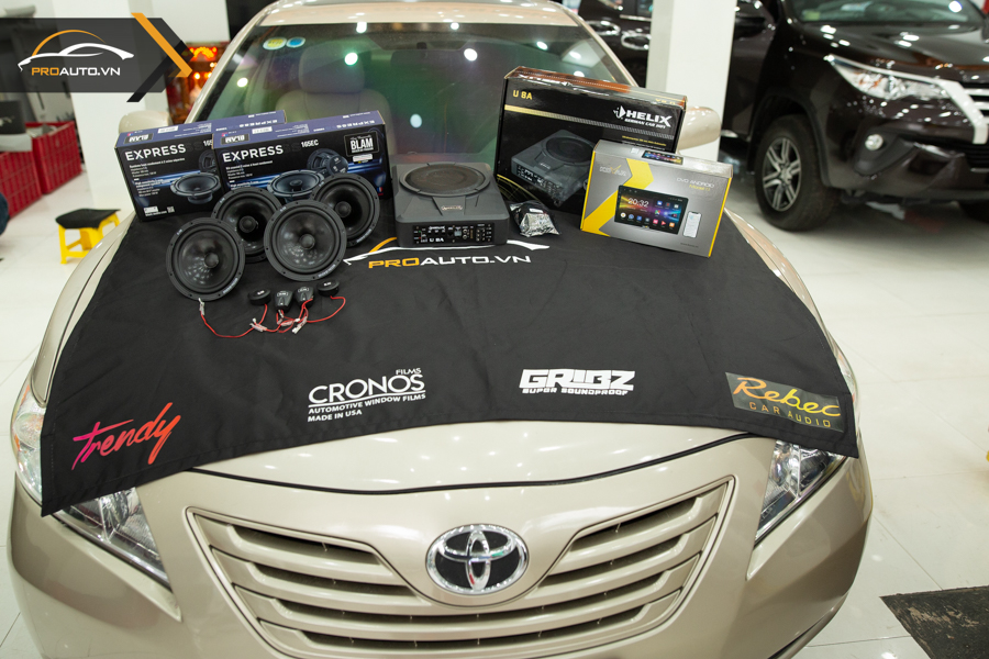 Nâng cấp âm thanh xe Toyota Camry 