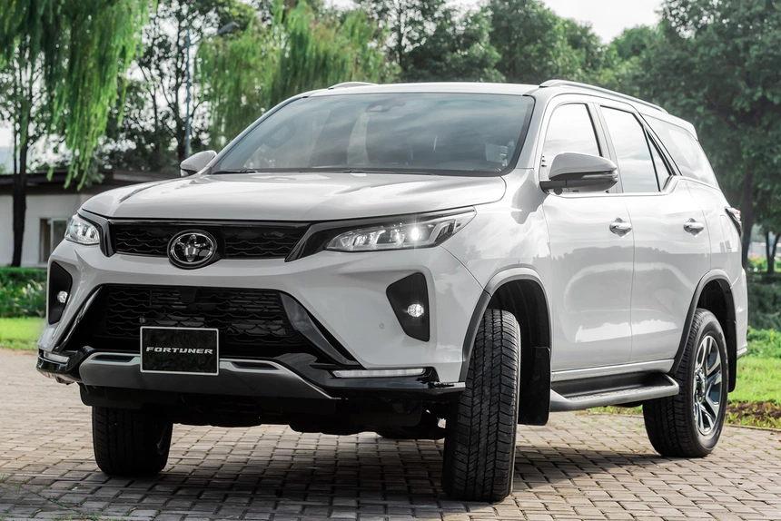 Toyota Fortuner thế hệ mới sẽ có hệ truyền động hybrid.