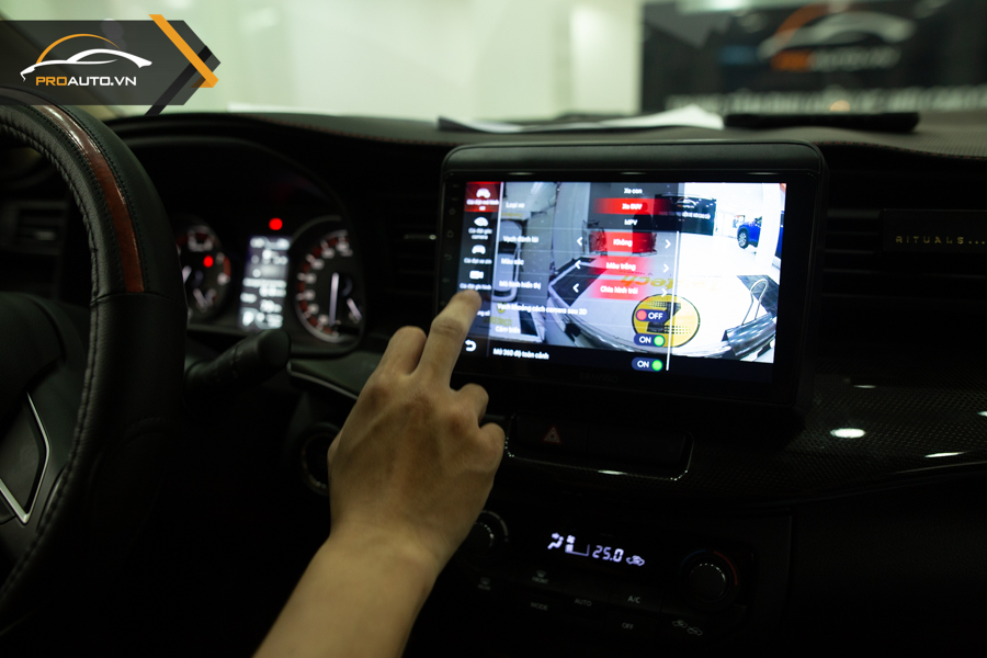 Thi công nâng cấp màn hình android ô tô tại Proauto.vn