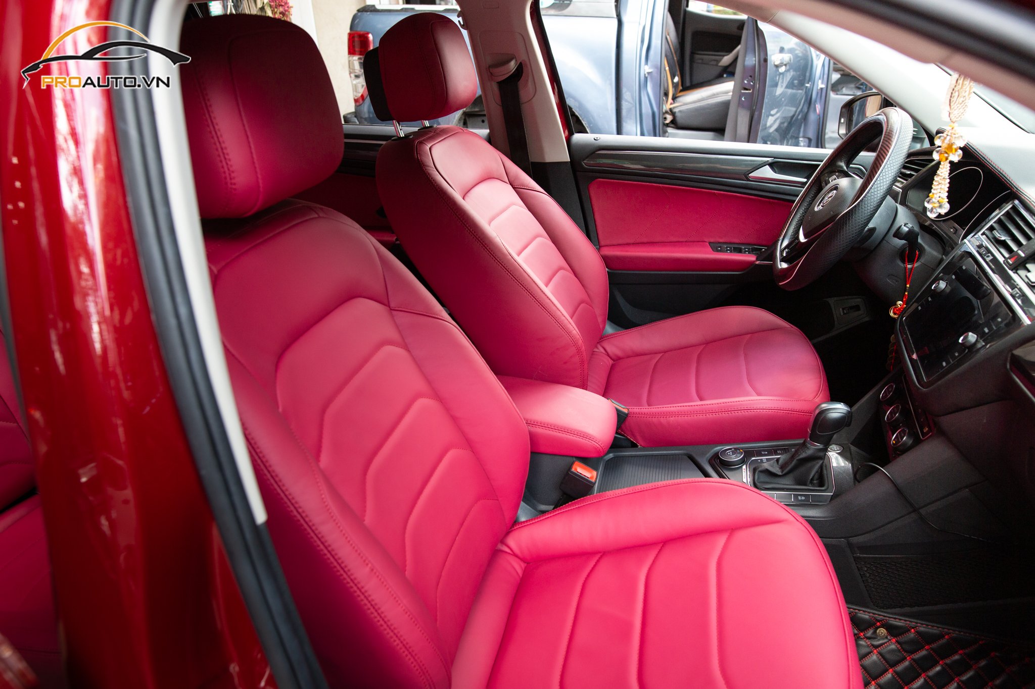 Đổi màu nội thất Volkswagen Tiguan