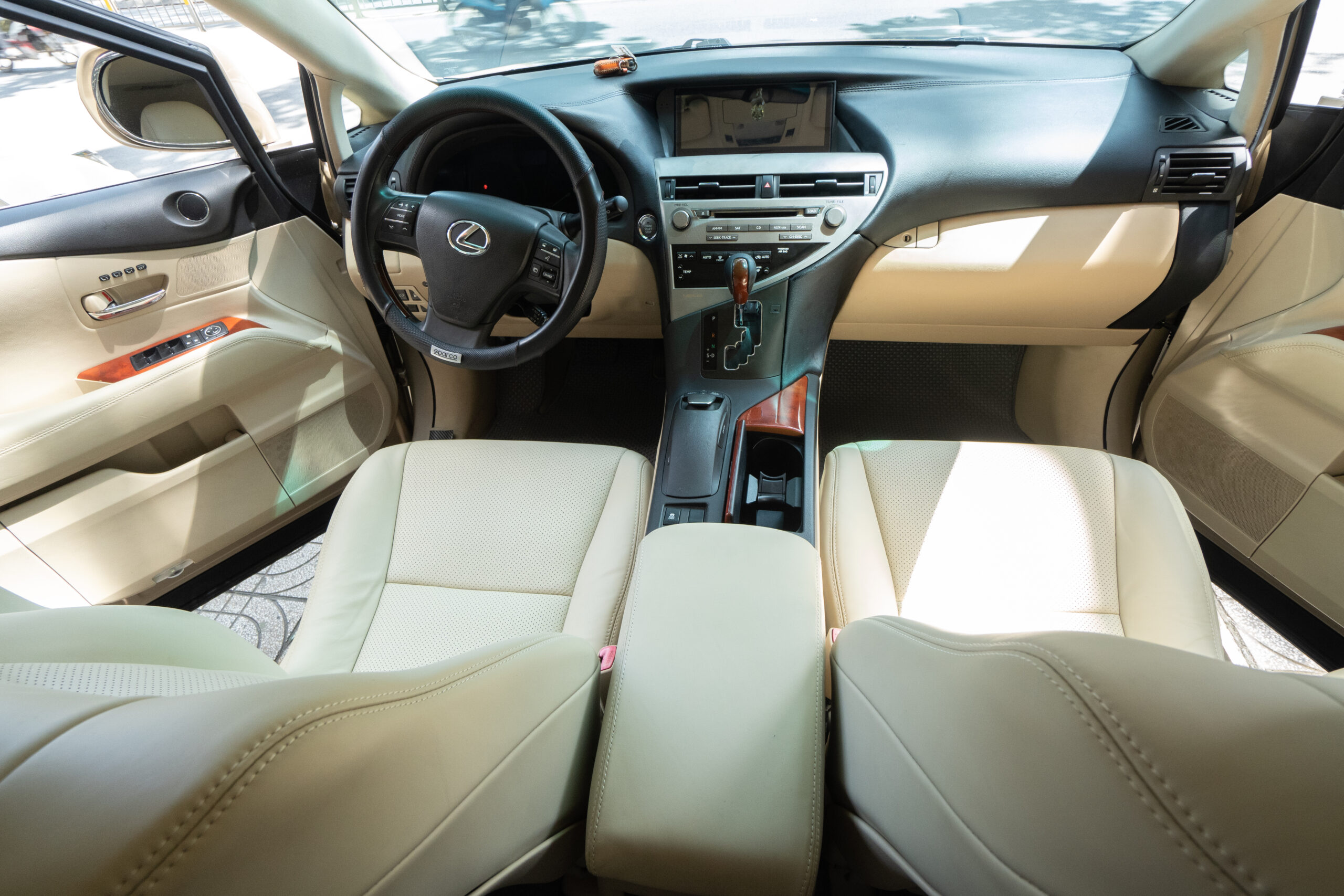 Đổi Màu Nội Thất Xe Lexus Rx 350: Kinh Nghiệm, Bảng Giá 2022