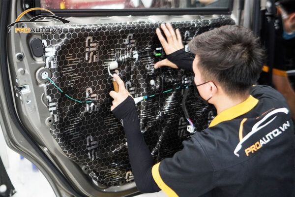 Thi công cách âm chống ồn ô tô
