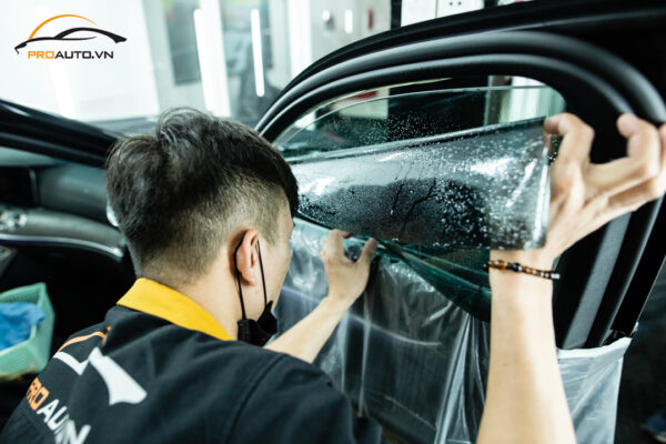 Chuyên dán phim cách nhiệt xe hơi uy tín tại Proauto.vn