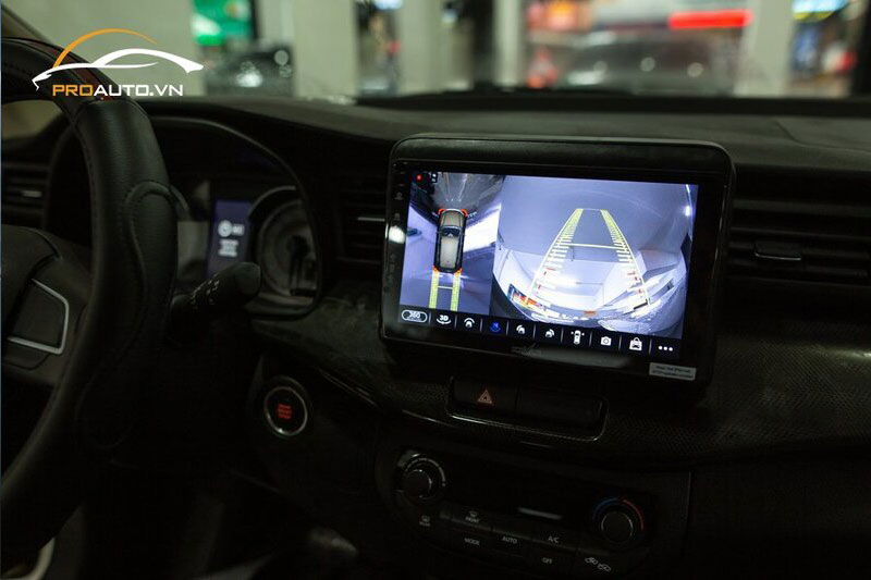 Màn hình Android ô tô tích hợp camera an toàn